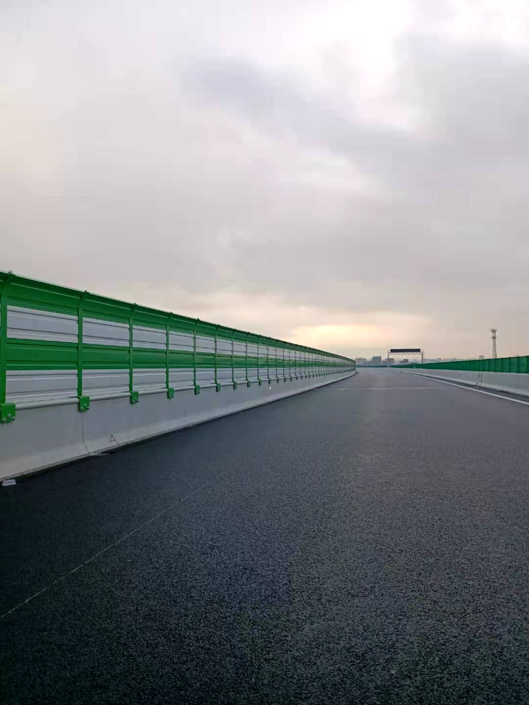廣連高速公路項(xiàng)目聲屏障專業(yè)施工(參建項(xiàng)目)